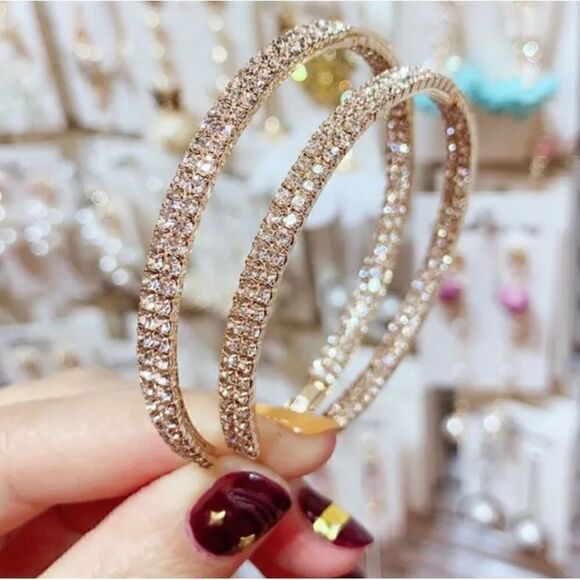 💕 Sparkling & stunning rhinestone goldtone hoops 💕 - Picture 1 of 7